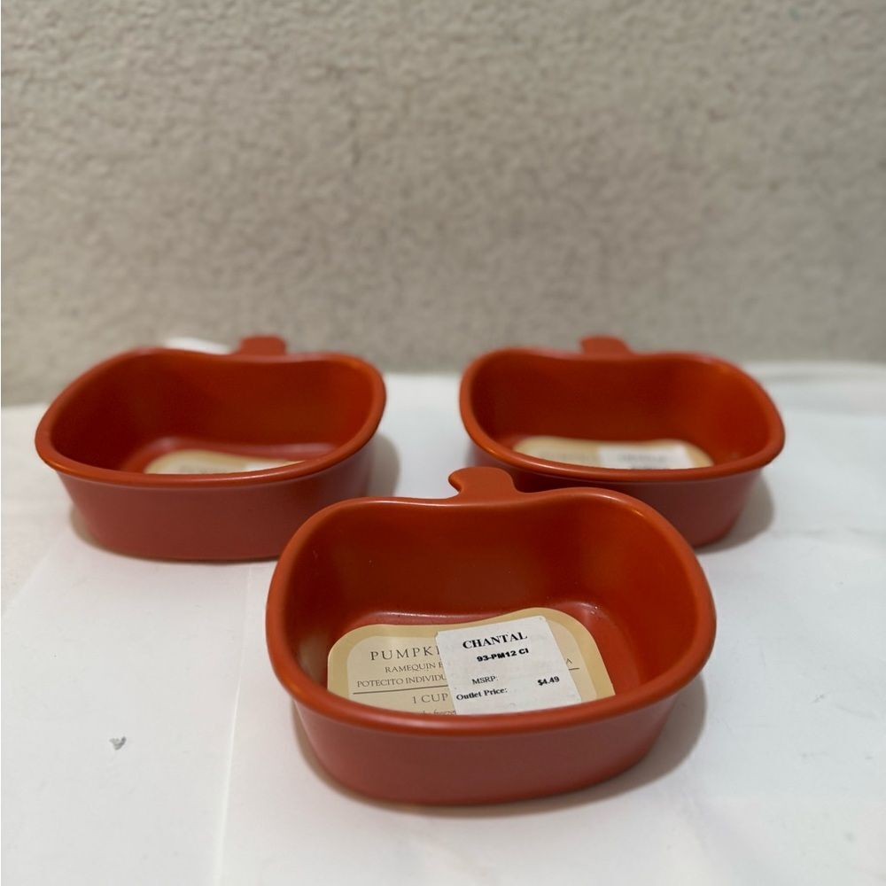 Set of 3  Chantal Pumpkin Shaped Stacking Baking Dishes  3 Cup Stoneware